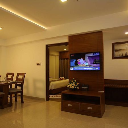Hotel Karthika Park Kazhakuttam Zewnętrze zdjęcie
