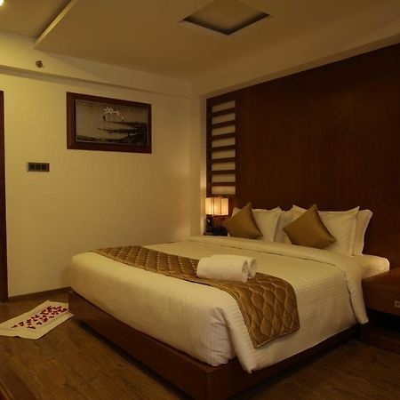 Hotel Karthika Park Kazhakuttam Zewnętrze zdjęcie
