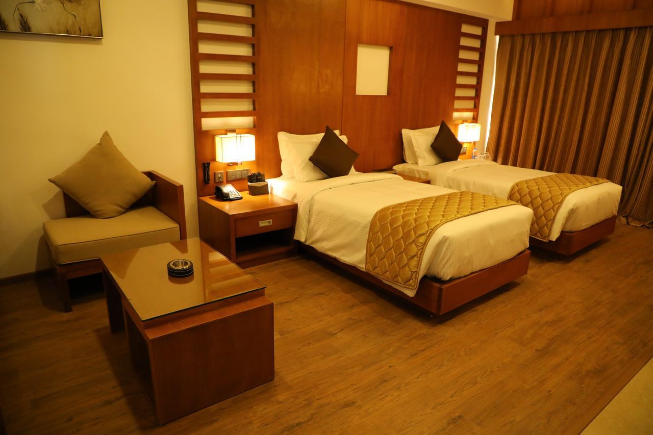 Hotel Karthika Park Kazhakuttam Zewnętrze zdjęcie
