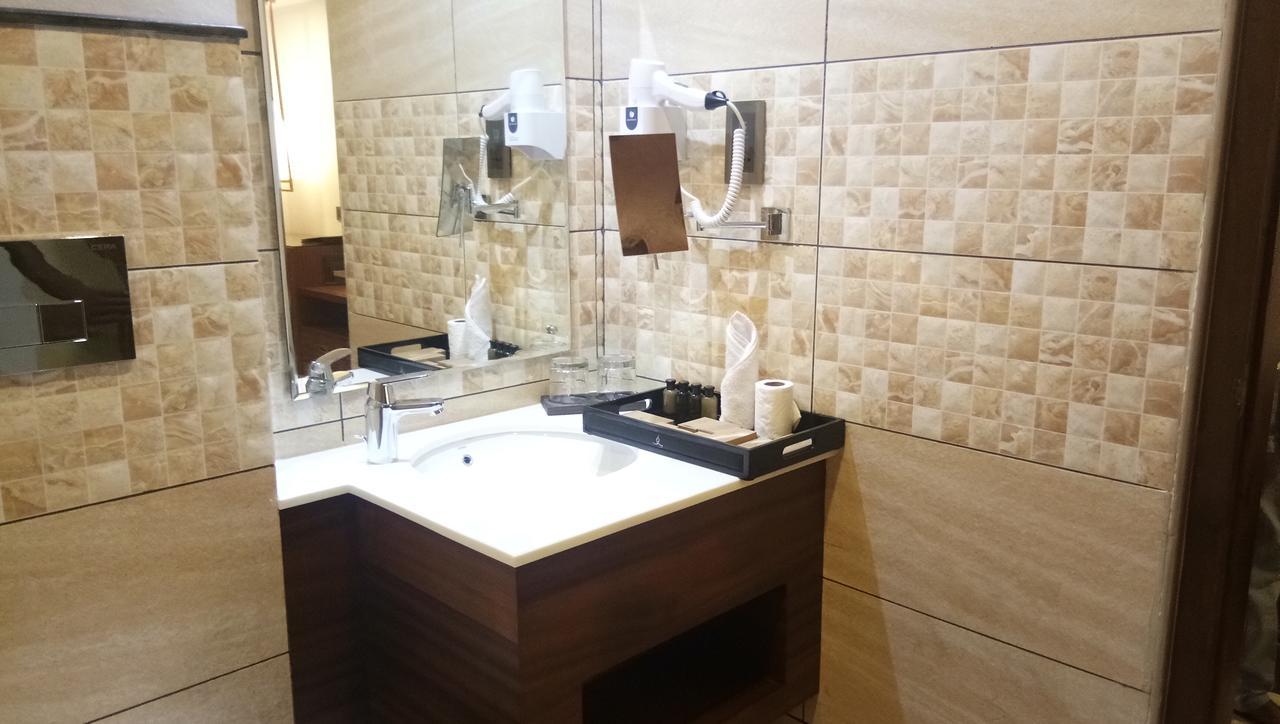 Hotel Karthika Park Kazhakuttam Zewnętrze zdjęcie