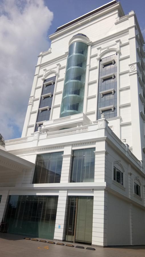 Hotel Karthika Park Kazhakuttam Zewnętrze zdjęcie