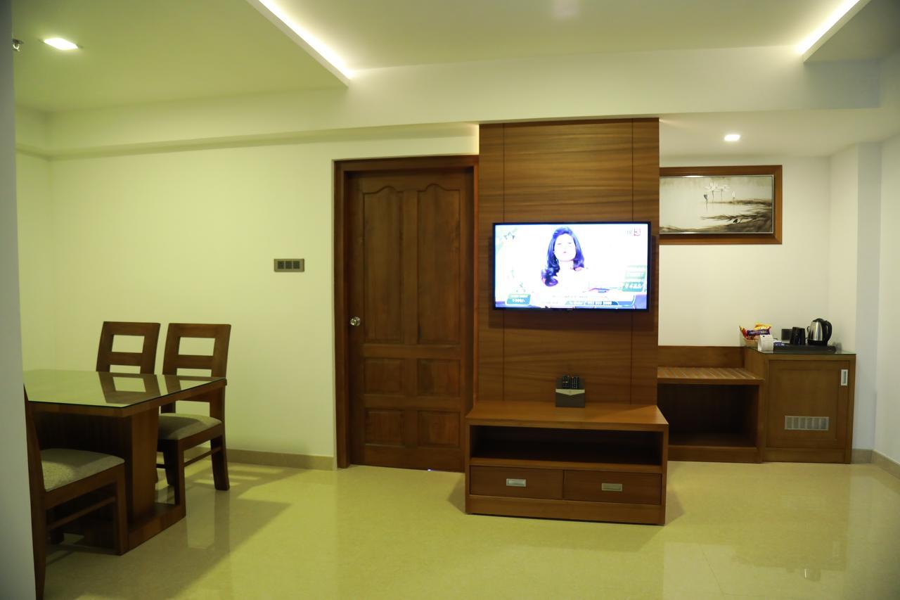 Hotel Karthika Park Kazhakuttam Zewnętrze zdjęcie