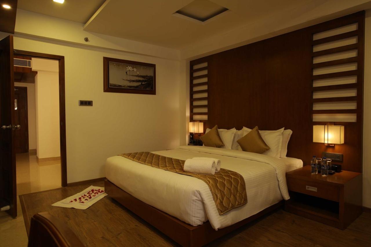 Hotel Karthika Park Kazhakuttam Zewnętrze zdjęcie