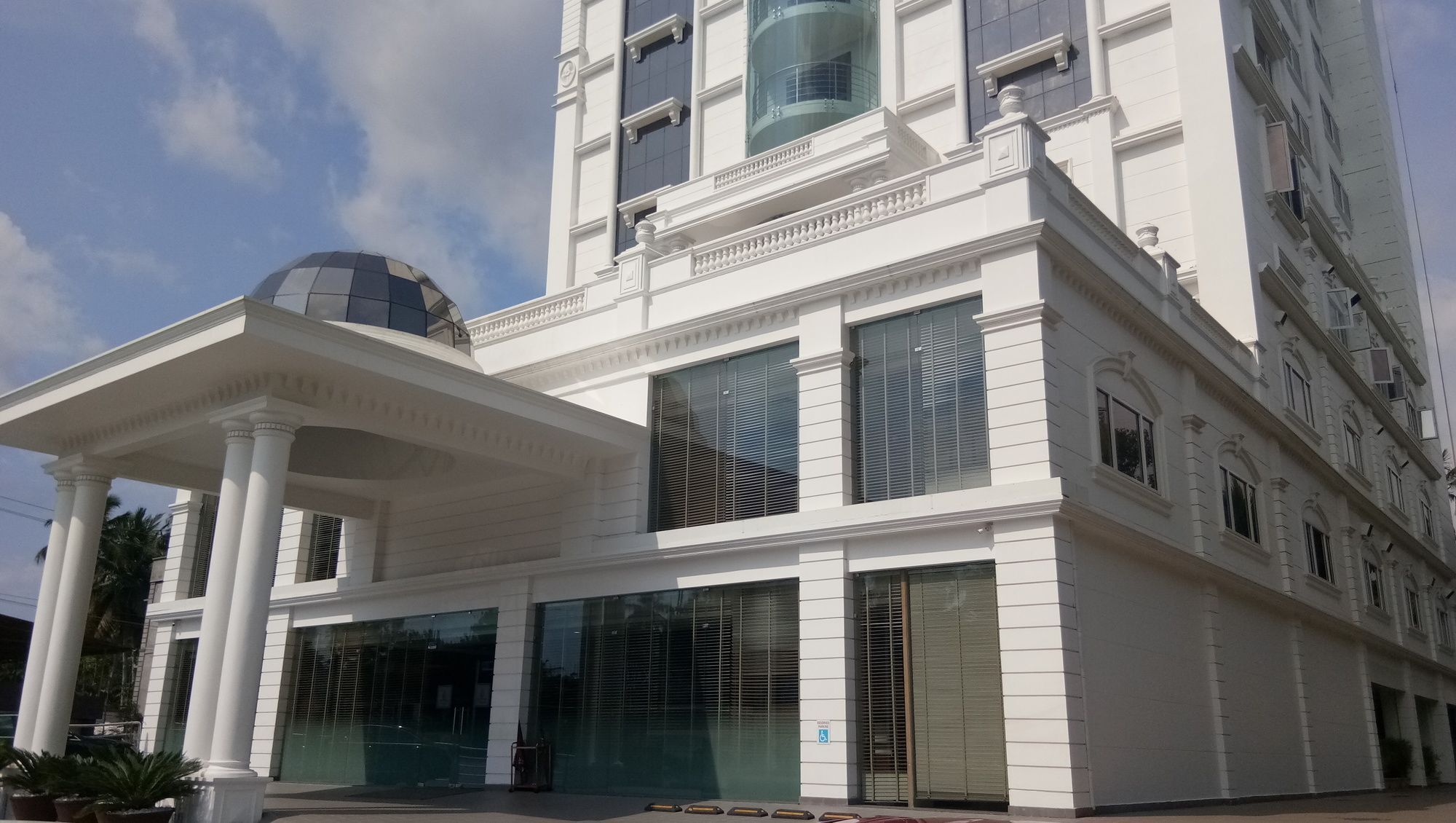 Hotel Karthika Park Kazhakuttam Zewnętrze zdjęcie